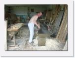 P1030240 * die ersten Bretter werden von mir bearbeitet * 612 x 461 * (50KB)