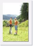 PICT2829 * meine Frau Larisa mit einer Teilnehmerin * 410 x 612 * (70KB)